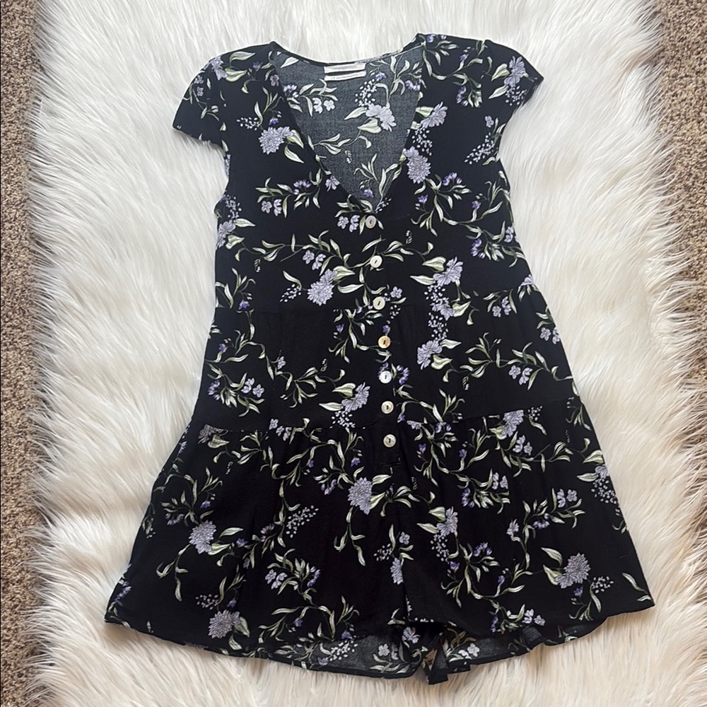 Urban Outfitters Floral Romper with Shell Button, Size Large.